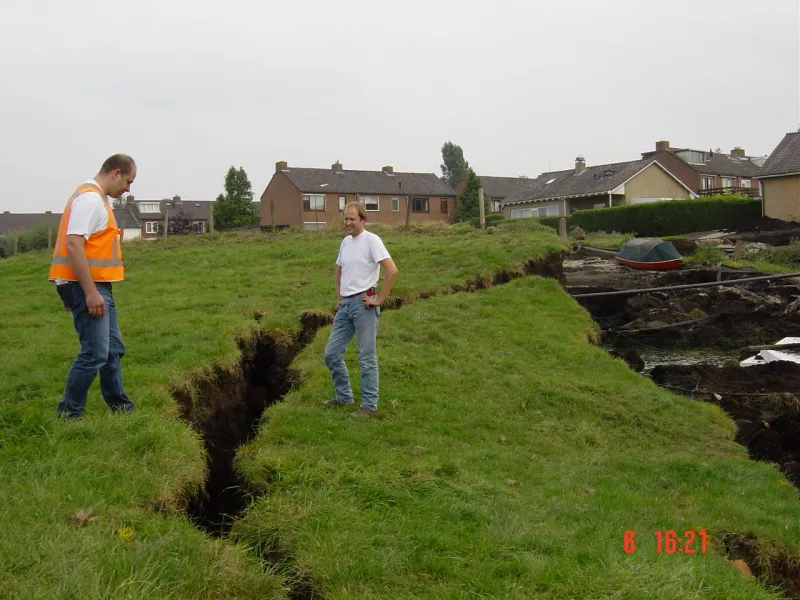 Afschuiving Veenkade Wilnis a.fg.v. droogte (bron: Deltares)