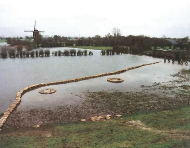 Kwelkade met daarin opkistingen (bron: Rijkswaterstaat)