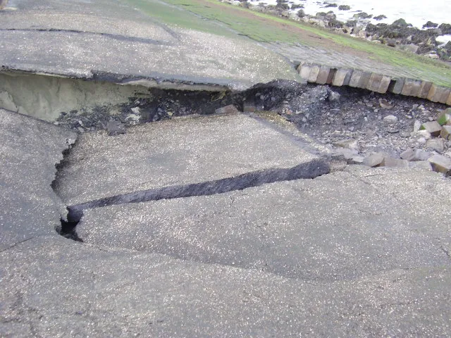 Schade aan asfaltbekleding t.g.v. hoge grondwaterstand